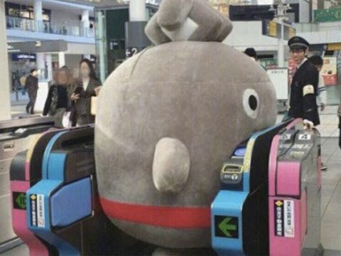 Japanese Mascot Characters Get Stuck