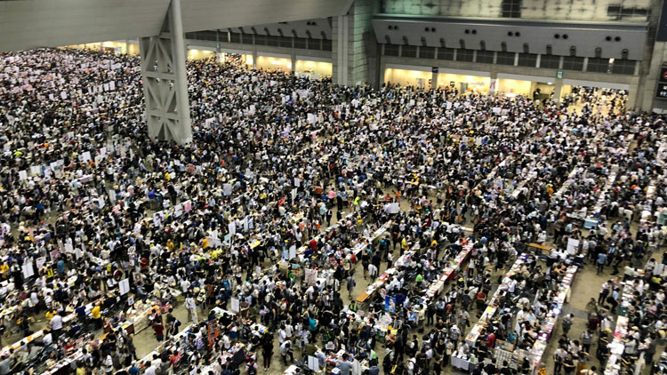 Comiket 96 Bites: Otaku Spending Habits, Hot Hot Heat