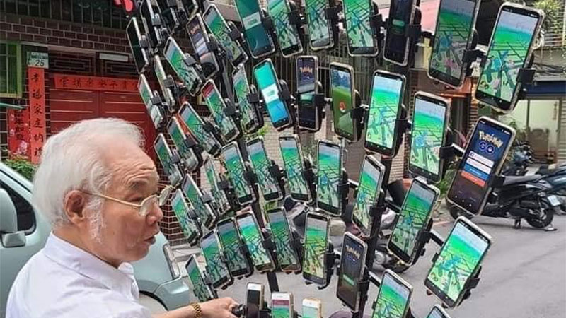 Pokémon GO Grandpa Now Plays with 64 Phones