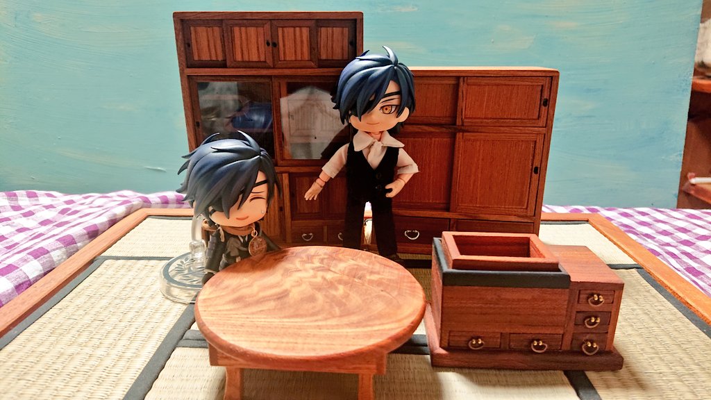 78-Year-Old Japanese Man Makes Mindblowingly Detailed Furniture For Anime Figures