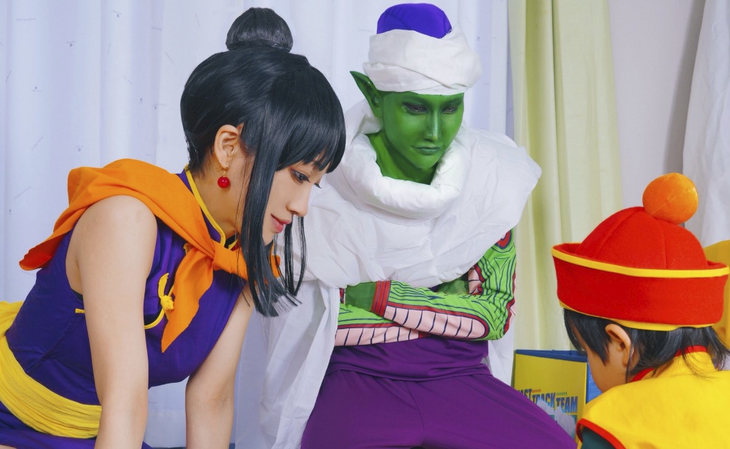 This Family Turns Portrait Time into Cosplay Magnificence Otaku