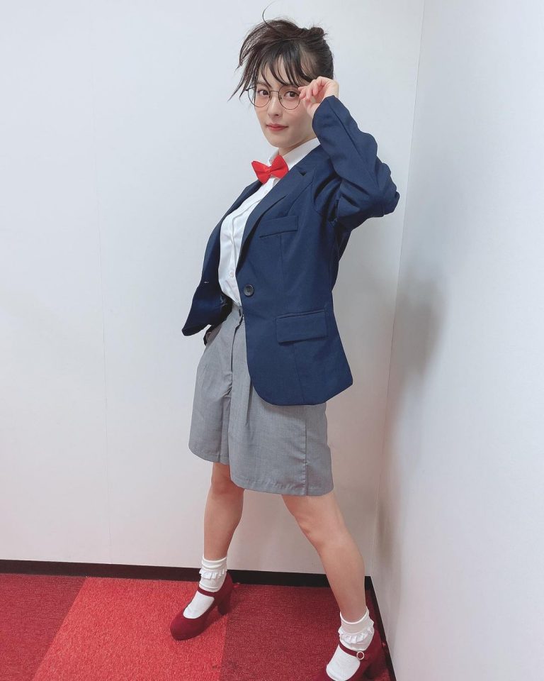 Voice Actress Sumire Uesaka Busts Out Some Detective Conan Cosplay ...