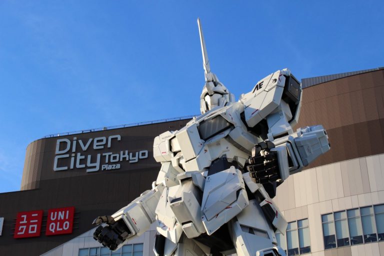 unicorn statue gundam