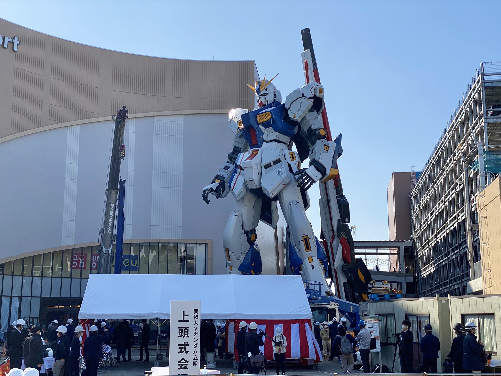 Great Gundam news! Japan's life-size moving giant robot statue won