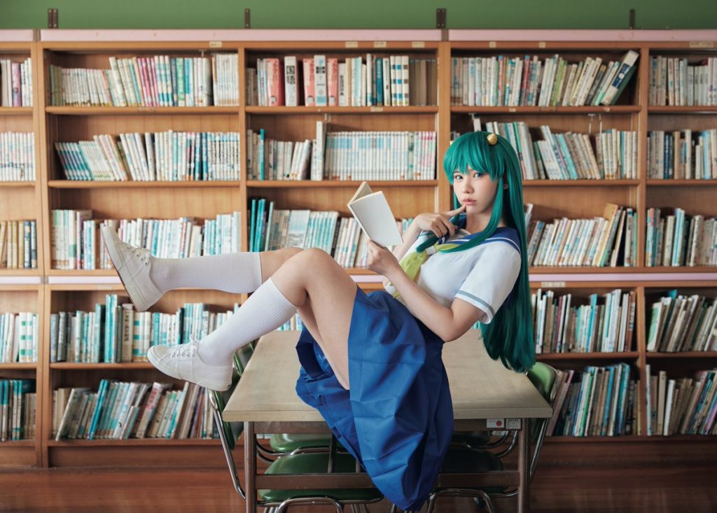 Japan’s Top Cosplayer Enako Dresses Up as Rumiko Takahashi Characters for New Book