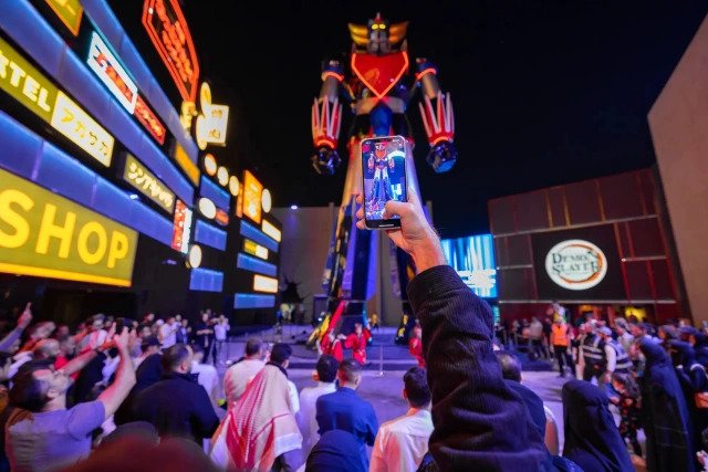 New Grendizer Robot in Saudi Arabia Breaks Records for Massive Size