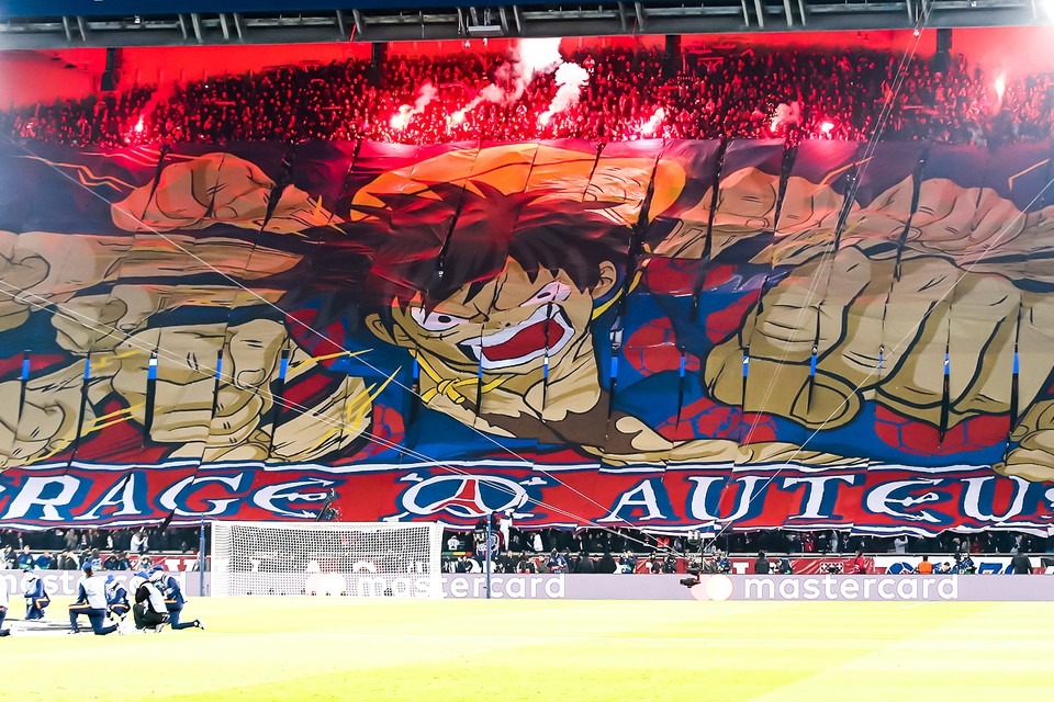 Giant Luffy Display Unveiled at Paris Soccer Match