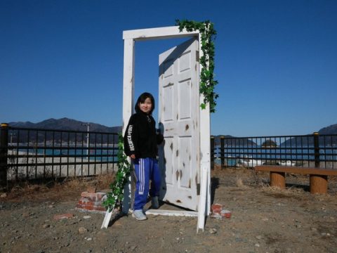 Suzume Fans Make Pilgrimages to Door Inspired by Movie